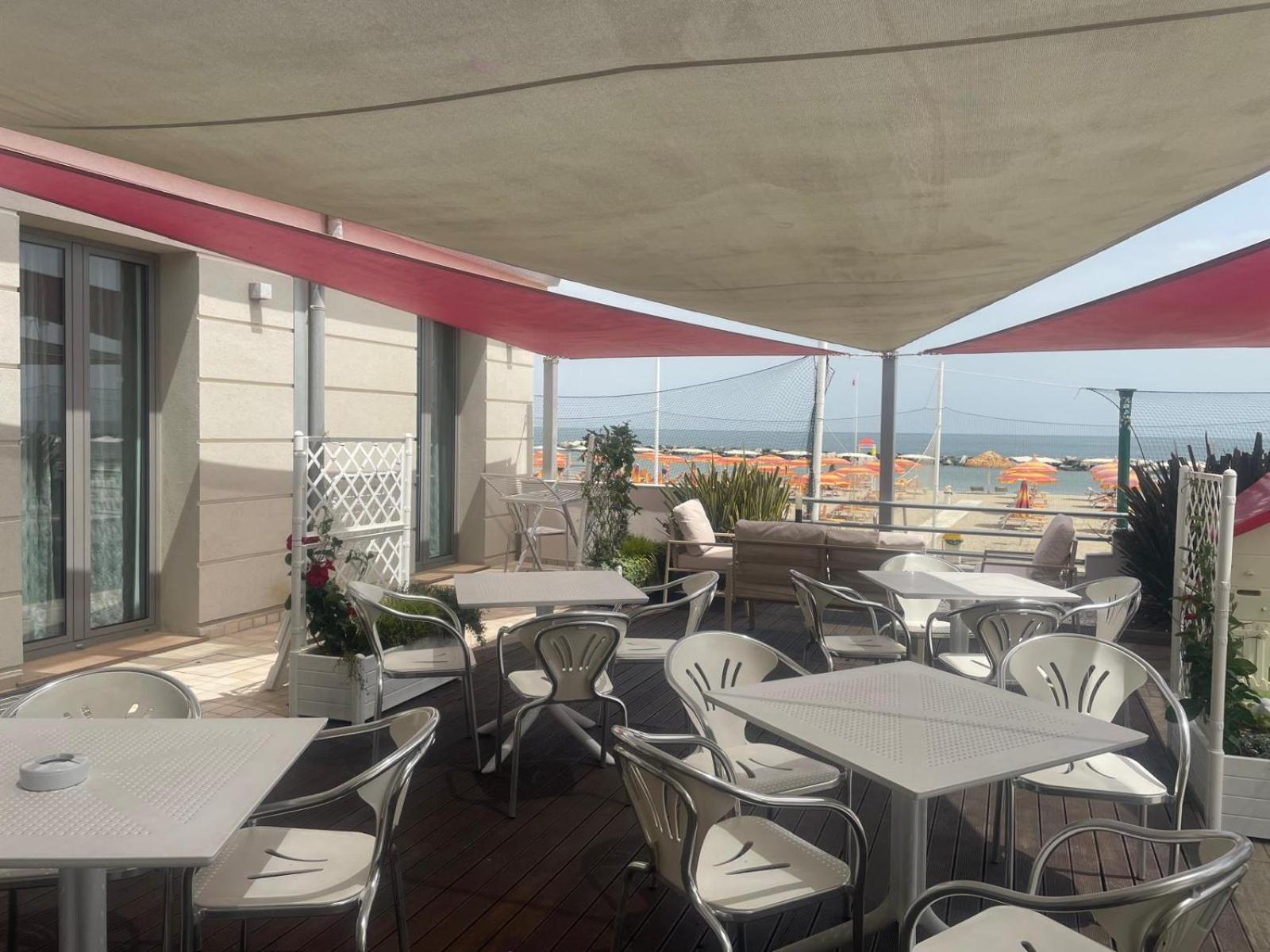 Hotel & Residence Cavalluccio Marino 리미니 외부 사진