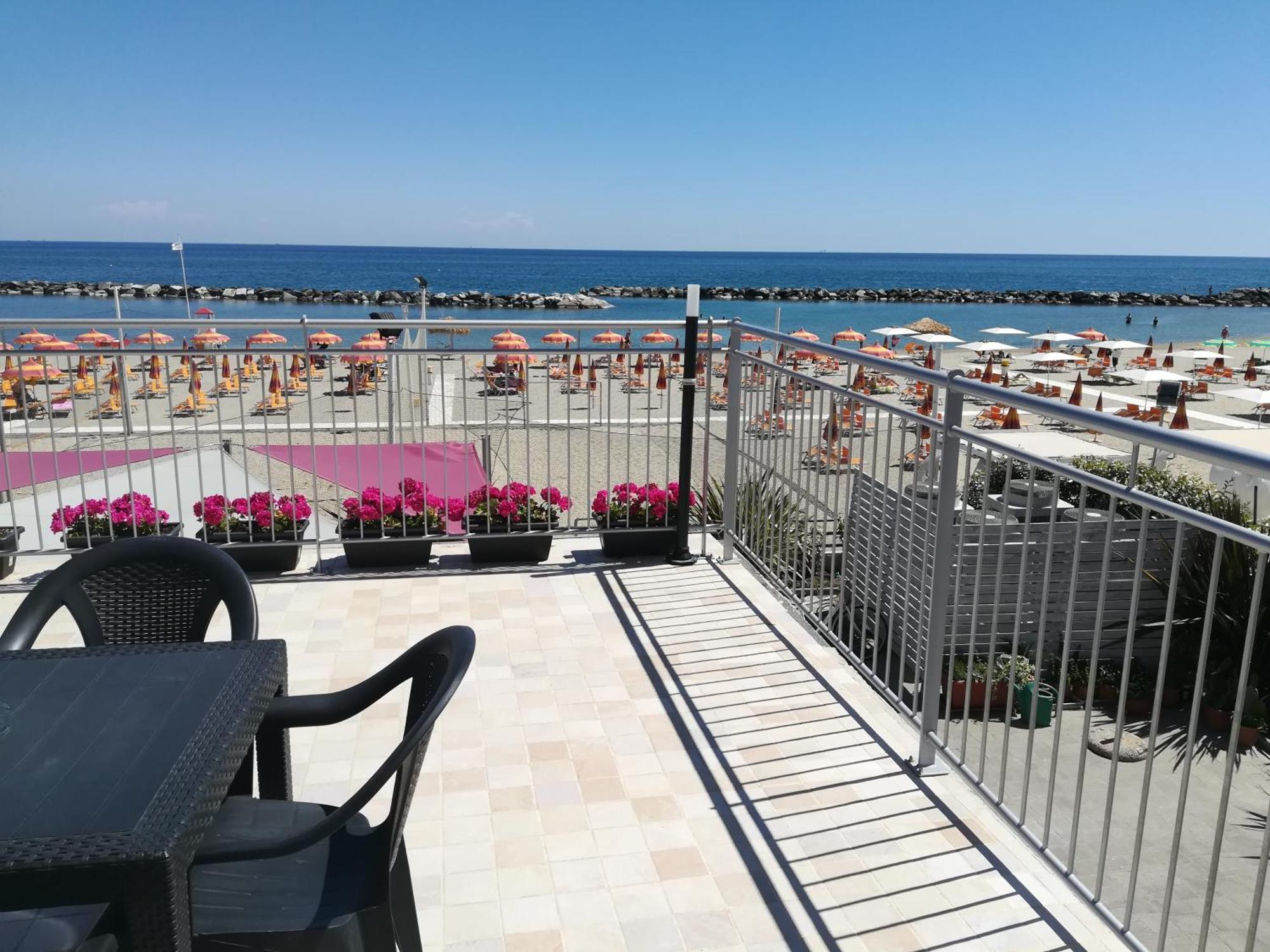 Hotel & Residence Cavalluccio Marino 리미니 외부 사진